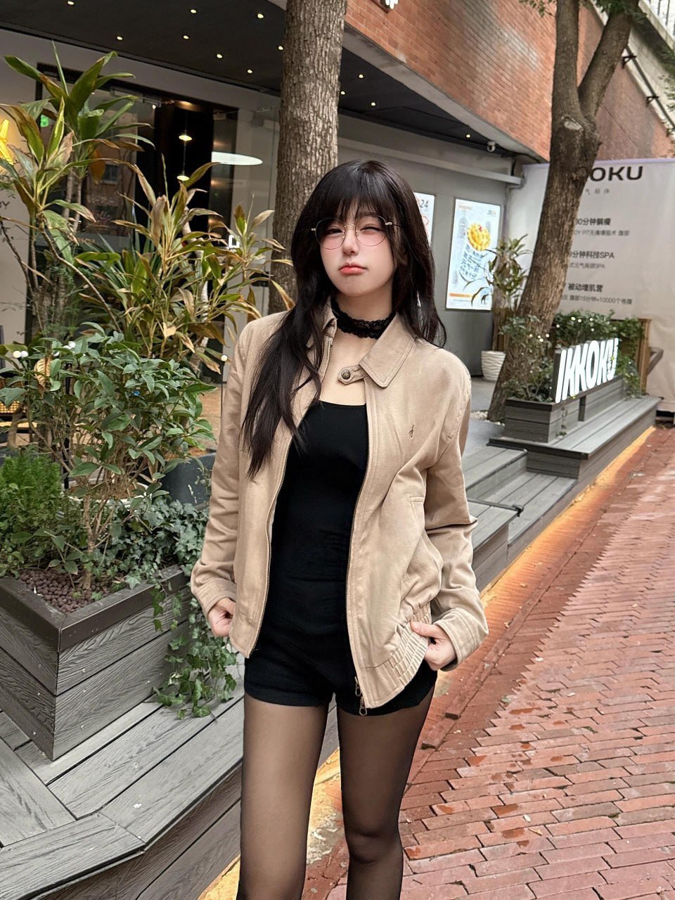 在现代都市中寻找情感的归属：从包养现象看当代人的情感需求