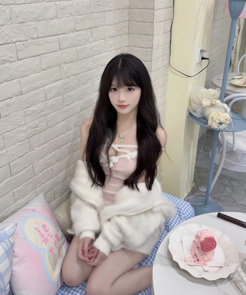 探索包养关系中的情感与现实：从求包养到情感维系的全程解析