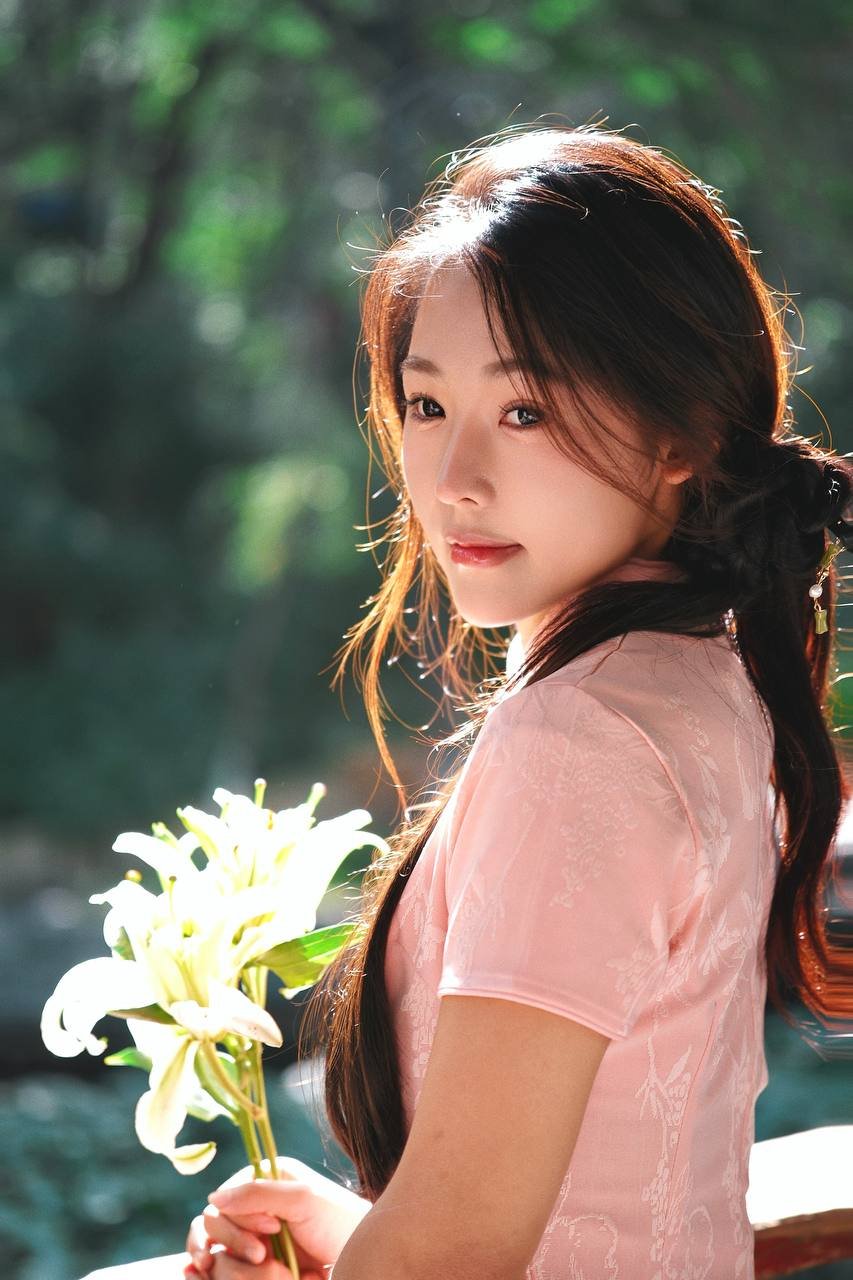 包养关系中的那些事：从金钱到情感的复杂交织