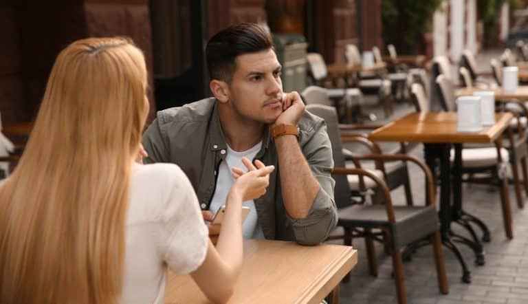 忽视女生的心理解析及其为何已不再奏效