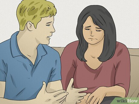 Step 1 Apologize if you accidentally upset your girlfriend.