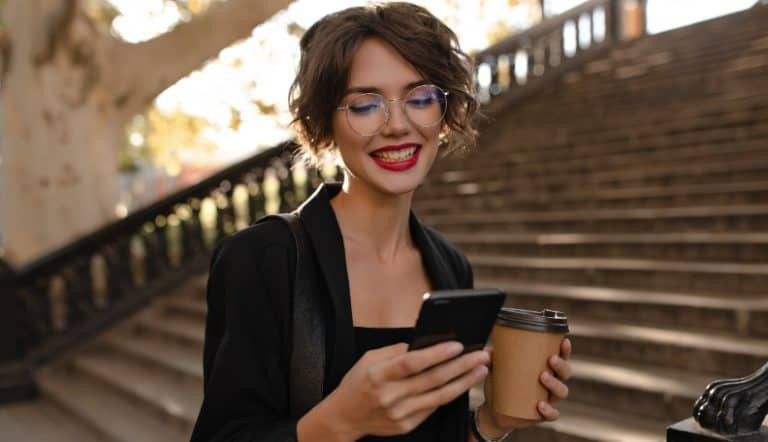 刚认识她后，我应该给她发短信吗？发短信前必知的21个要点