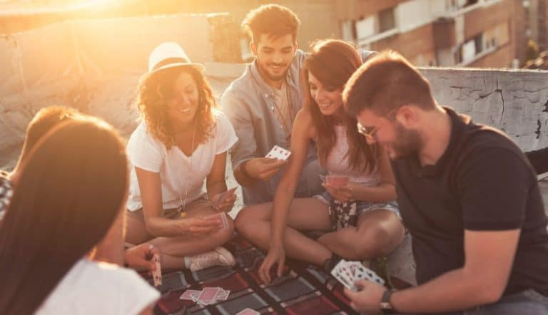 37个迹象告诉你女友的朋友不喜欢你及解决方法