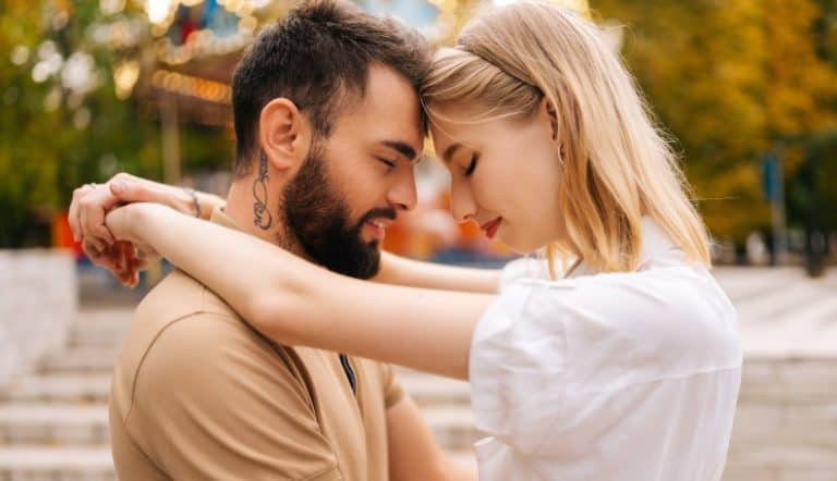 赢得女孩信任的44个秘诀、信号及男生常犯的大错误